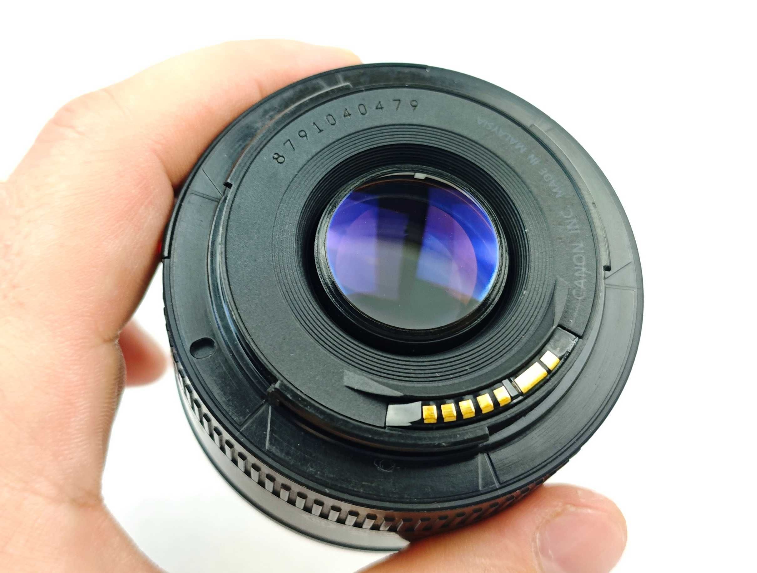 Світлосильний об'єктив Canon Lens EF 50mm 1:1.8 II