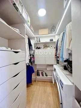 Продаж квартири Липи Юрія, 6 Комфорт Таун