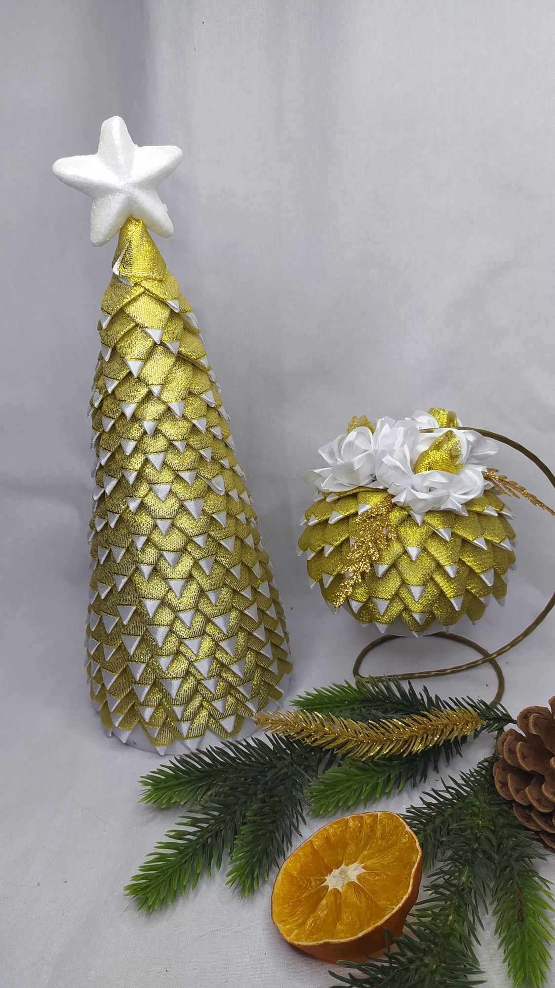 Choinki ze wstążki dekoracje wnętrz święta handmade prezent upominek