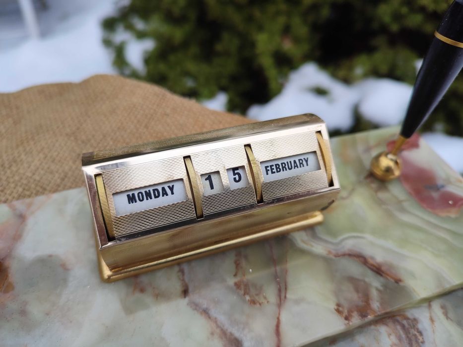 Kalendarz wieczny  na biurko podstawka pod pióro - marmur