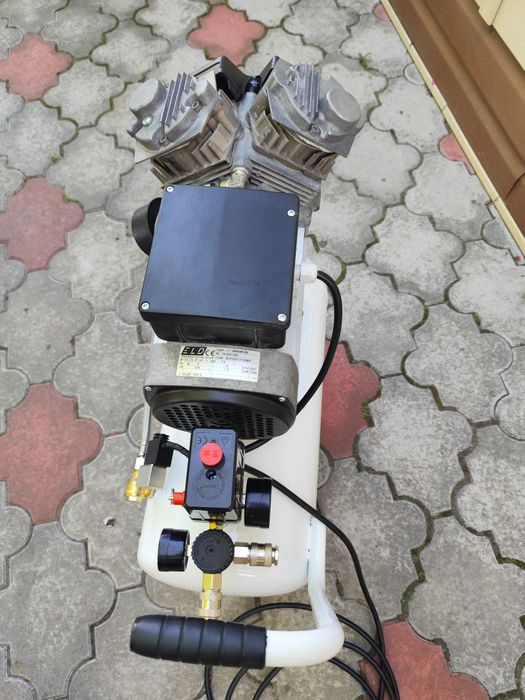 Стоматологічний компресор.Стоматологический компрессор.