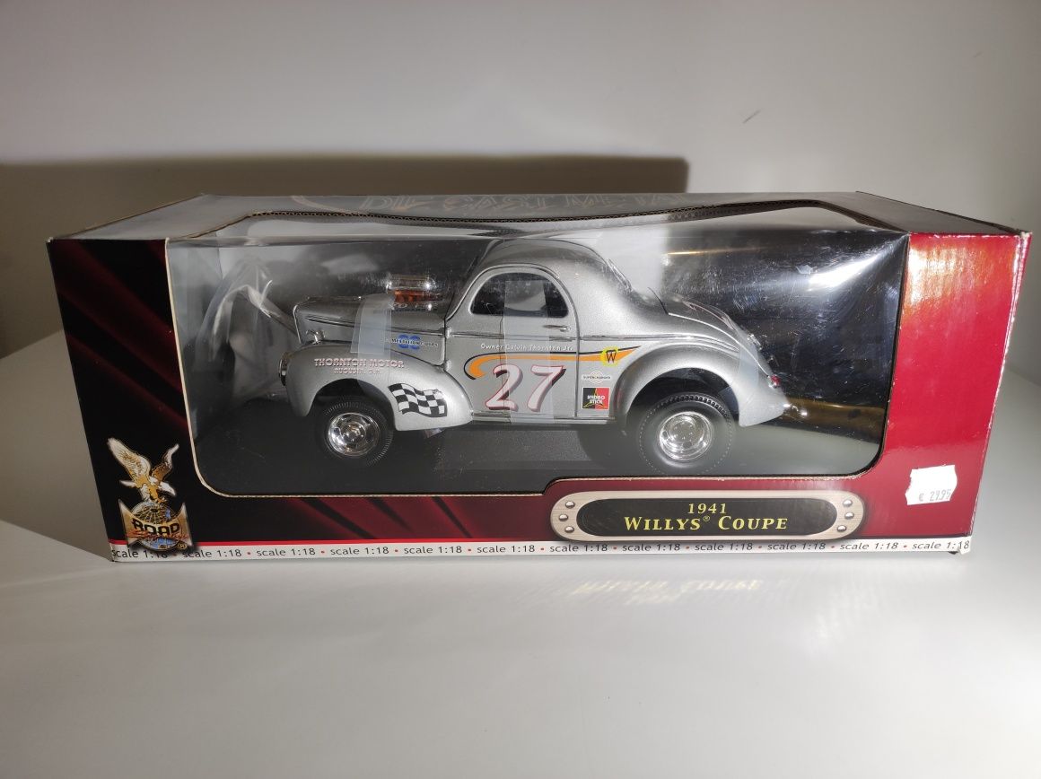 Willys Coupe 1941 1:18 Road Signature