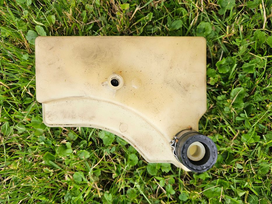 Zbiornik wyrównawczy oleju do przekładni Tuff Torq K46 !!!