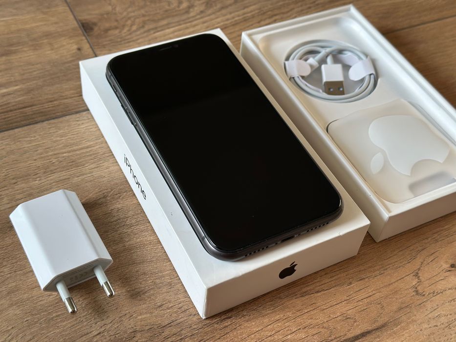 iPhone 11 64GB czarny z ładowarką bateria 92%