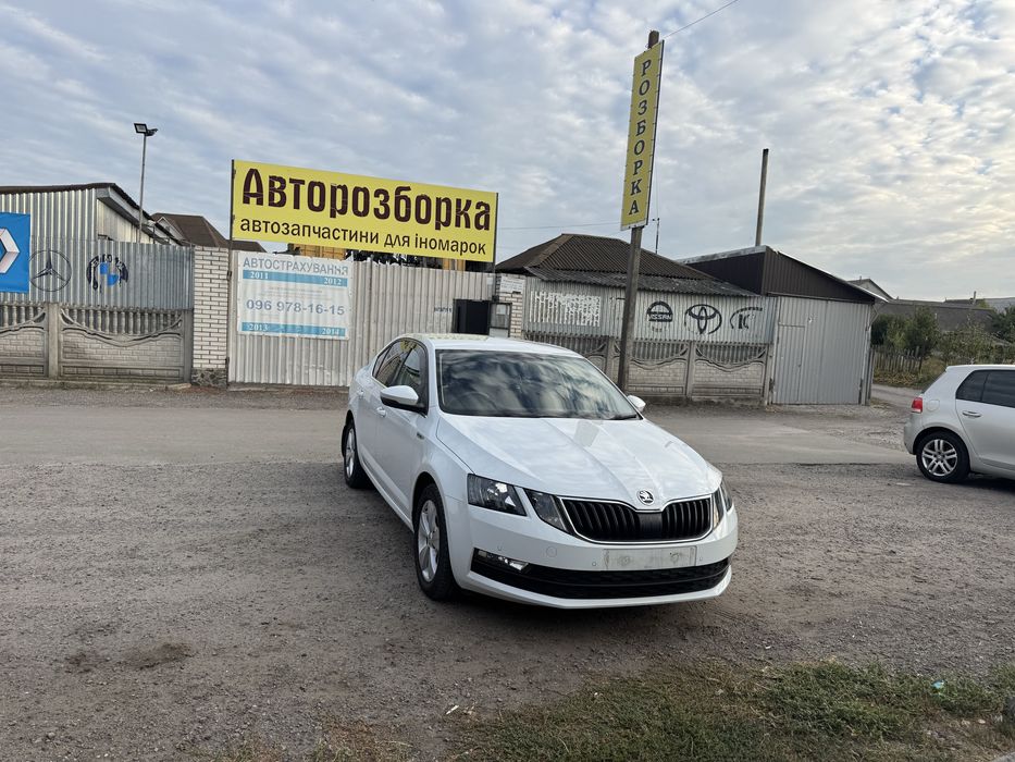 Комплектний перед Skoda A7 Шкода а7 бампер крила капот фари