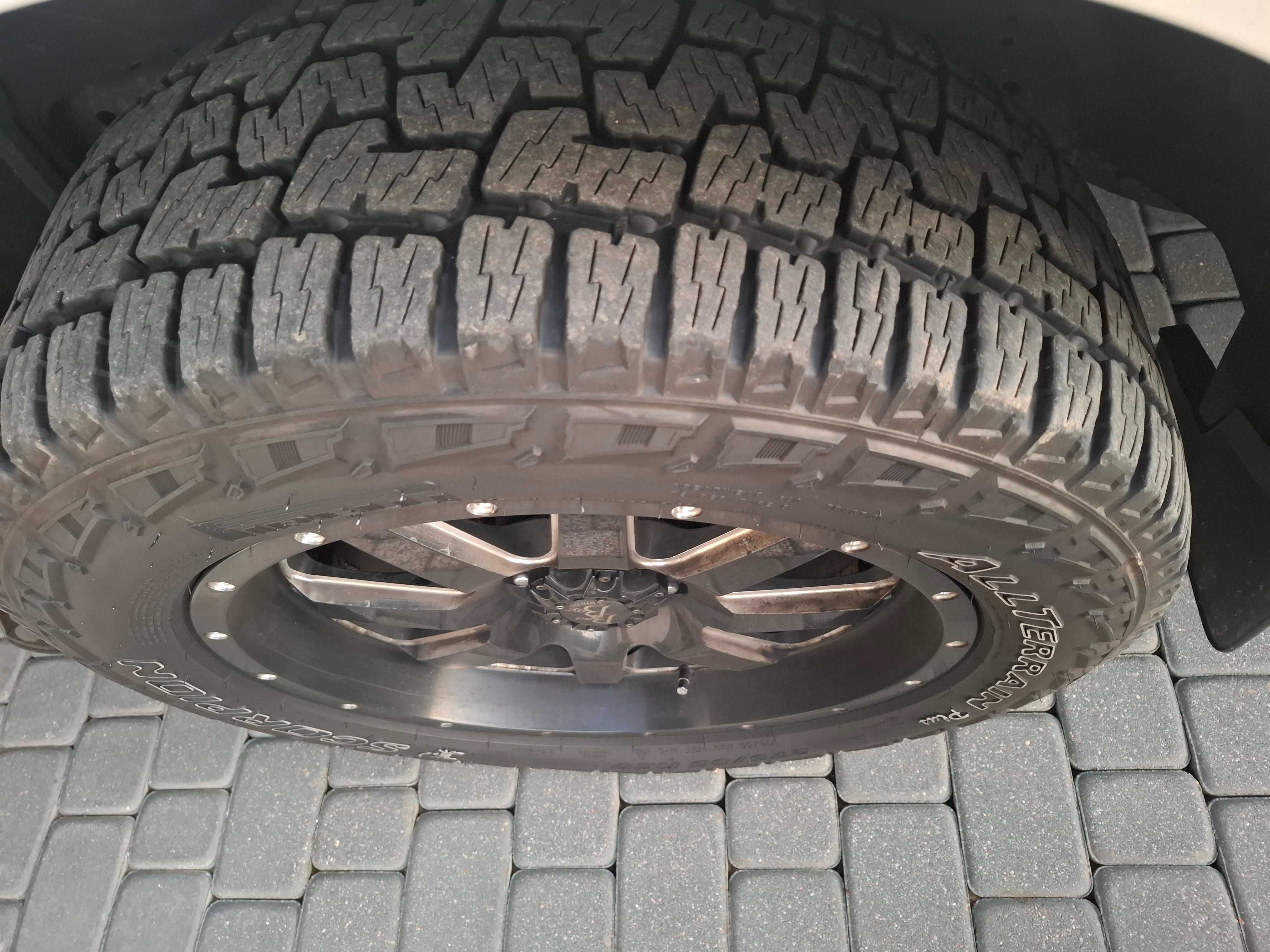Koła 275x55 R 20 o rozstawie śrub 6x114.3 mm Nissan Navara