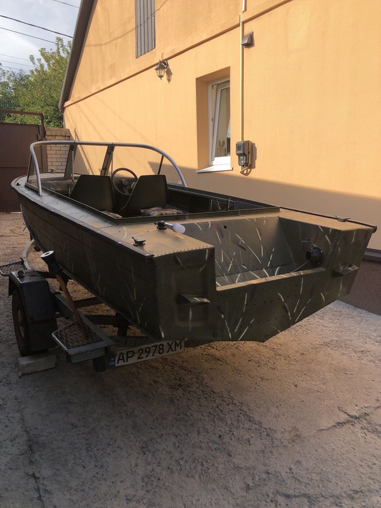 Лодка Днепр