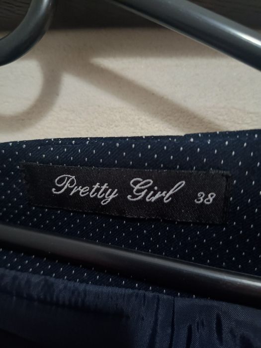 Spódnica granatowa róż. 38