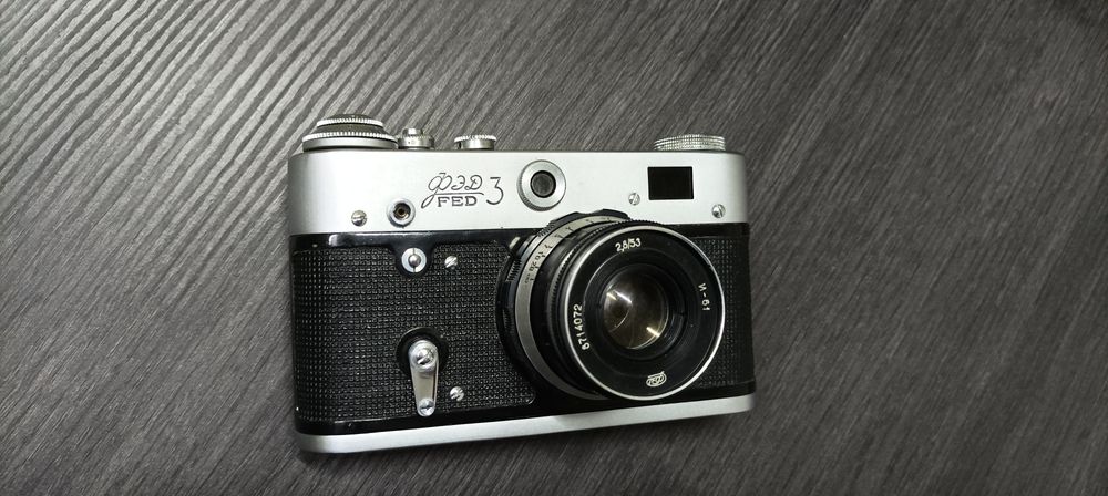 Продам фотоаппарат со вспышкой ФЭД 3.