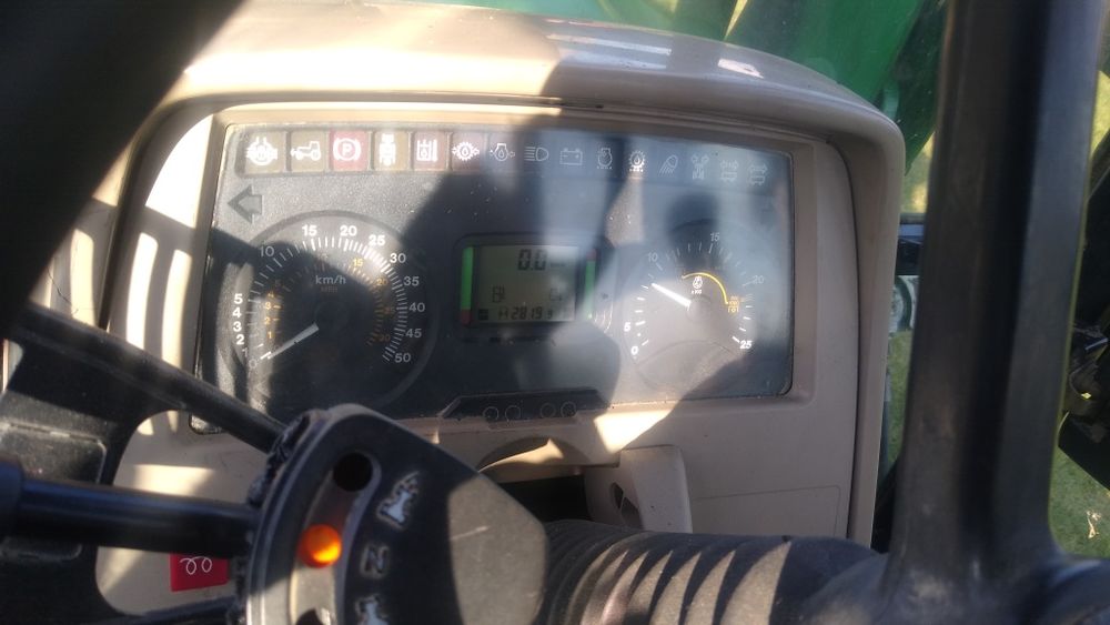 Ciągnik John Deere 5720, TUR, łyżko-krokodyl JD