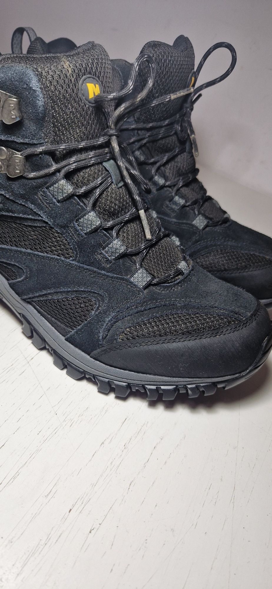 Merrell 46.5.          .