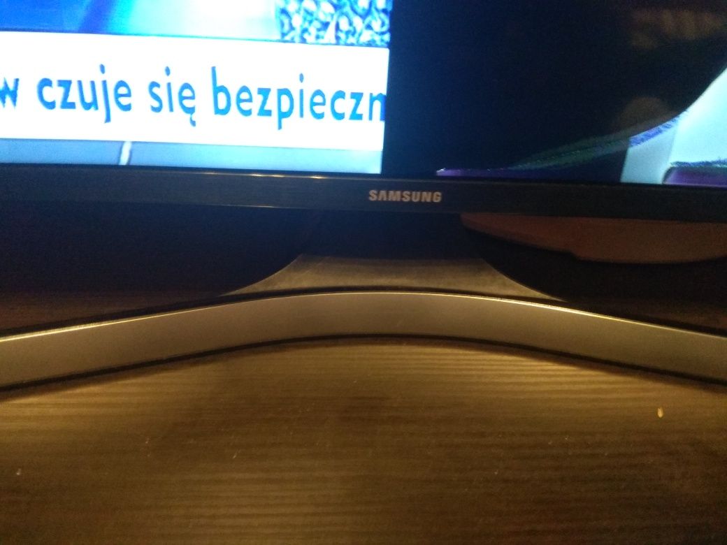 Telewizor Samsung 4k ue49mu6202kxxh curved uszkodzony.