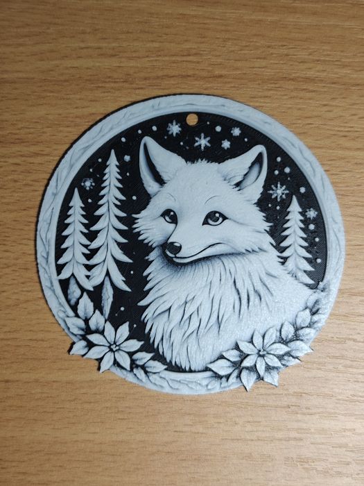 Ozdoby świąteczne, lisek wilczek jelonek na tle nieba, różne rodzaje.