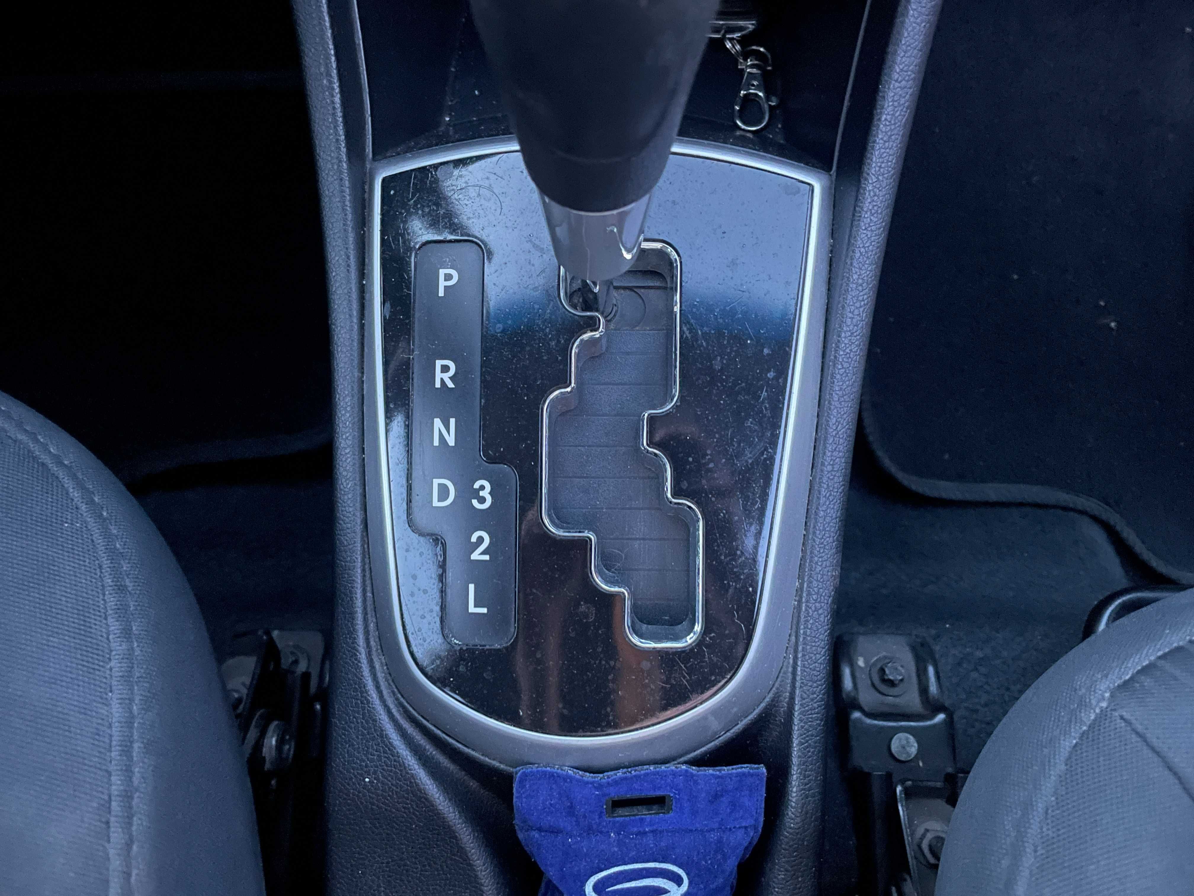 Hyundai Accent 2011 1.6 л