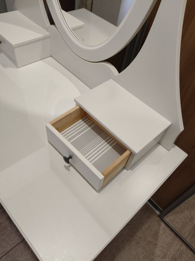 Toaletka Hemnes ikea