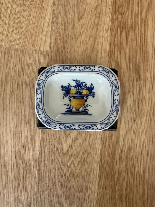 Cinzeiro Vista Alegre em porcelana,