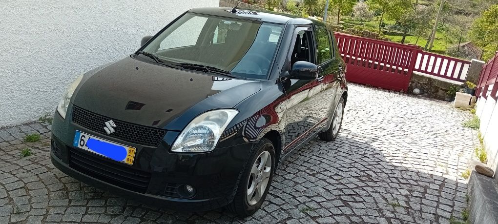 Suzuki Swift lll Hatchback 1.3DDiS Diesel 70cv