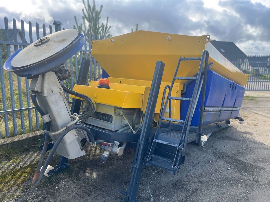 Piaskarka solarka zimowe utrzymanie epokę stratos taśmowa sprowadzona