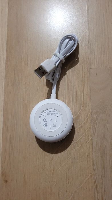 Magnetyczna ładowarka do szczoteczek elektrycznych z serii Oral-B iO.