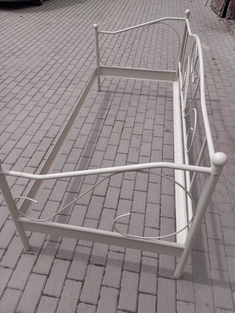 Łóżko 200X90 białe