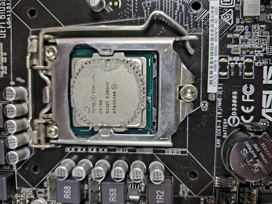 Материнская плата Asus H110M-C Pentium G4560 на запчасти