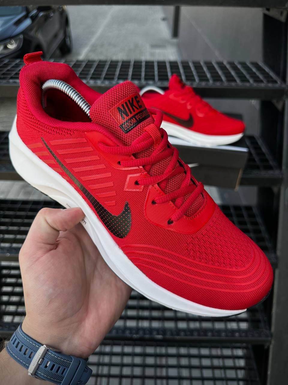 Nike  Zoom Pegasus

• made in Vietnam
• Весна / літо
• Легкий