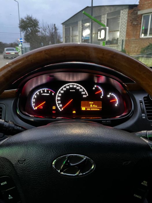 Хюндай grandeur 3.3  v 6