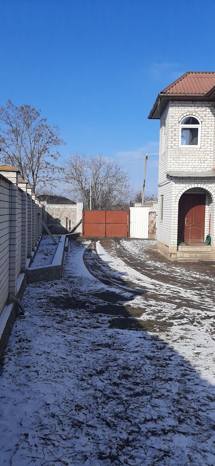 2х.этажный Дом с всеми хоз постройками для содержания животных и птиц
