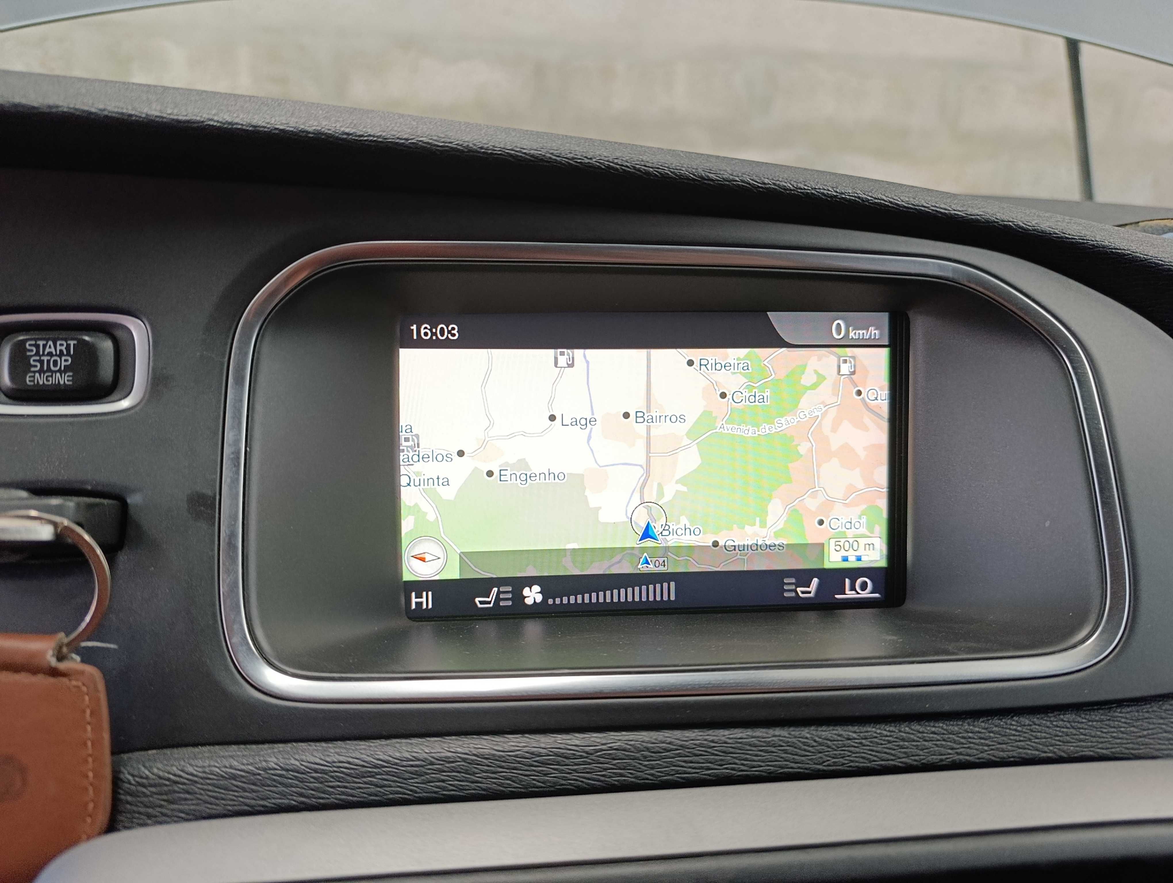 VOLVO V40 2.0 D3 - CX. AUTO