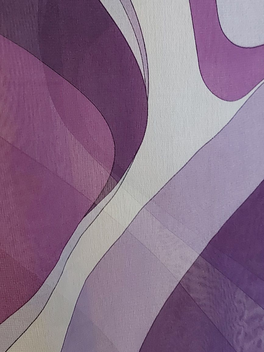 Echarpe com vários tons de Roxo e Lilás.