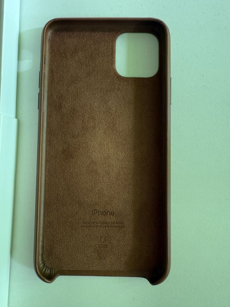 11 pro max - Leather Case, Spigen
