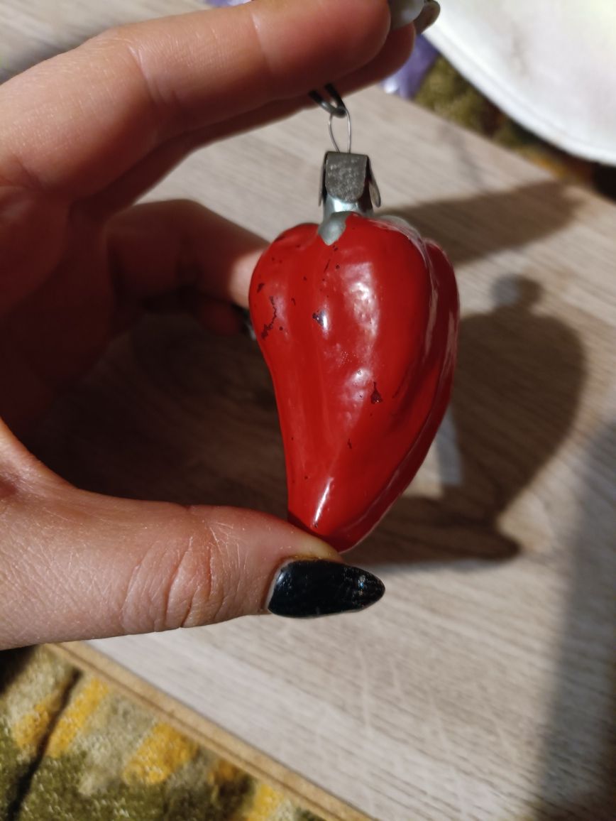 Новорічна іграшка перець