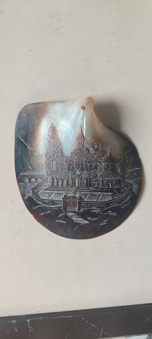 Concha madrepérola esculpida 15 cm