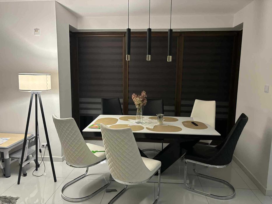 Krzesła na sprzedaż