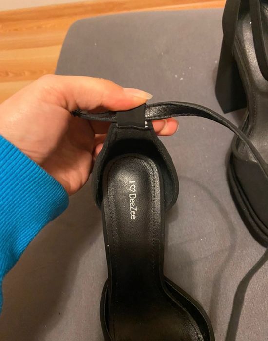 Butki nowe z pudełkiem na wysokim obcasie DeeZee