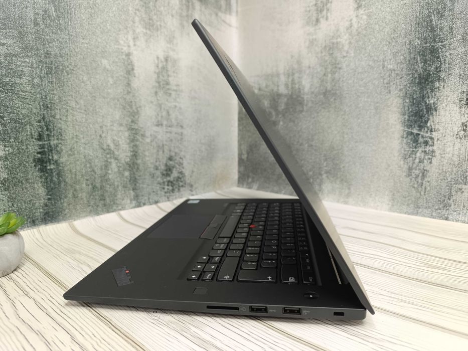 Lenovo ThinkPad P1 G3 15.6"\IPS\FHD\i7-10850H\SSD512\NVIDIA Quadro 4GB