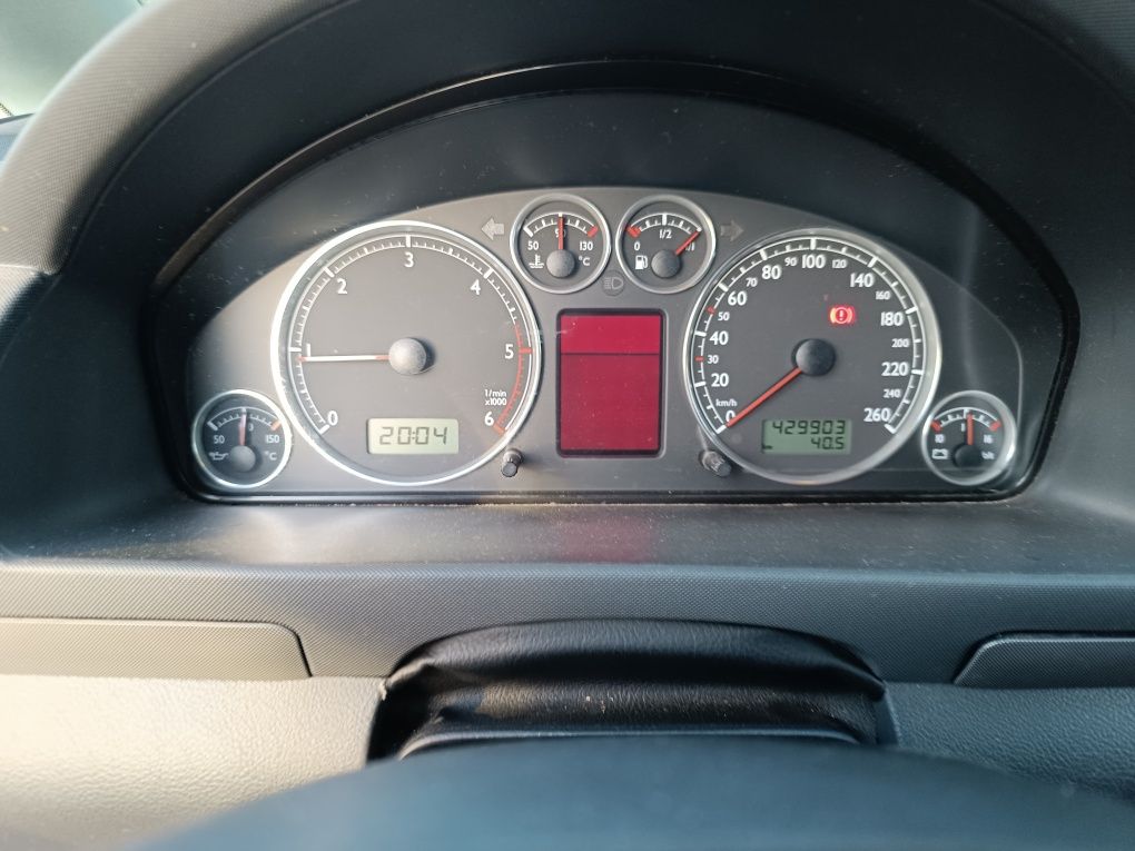 VW Sharan 2004 pd 130 asz