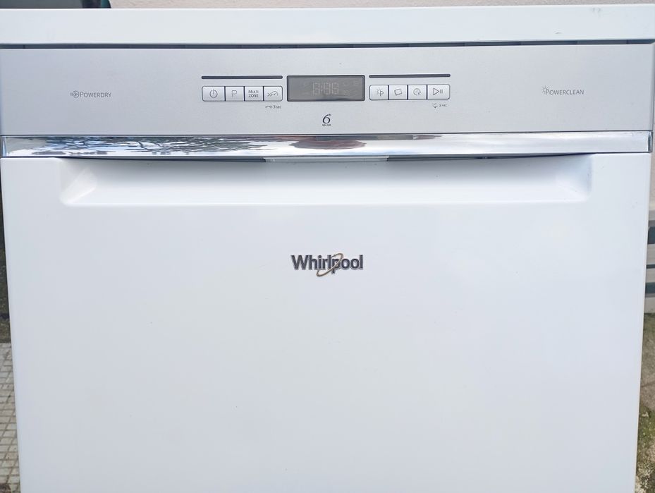 Máquina lavar loiça praticamente nova