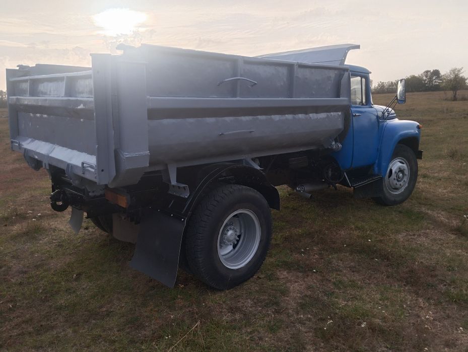 Продам машину Зіл самоскид в гарному стані