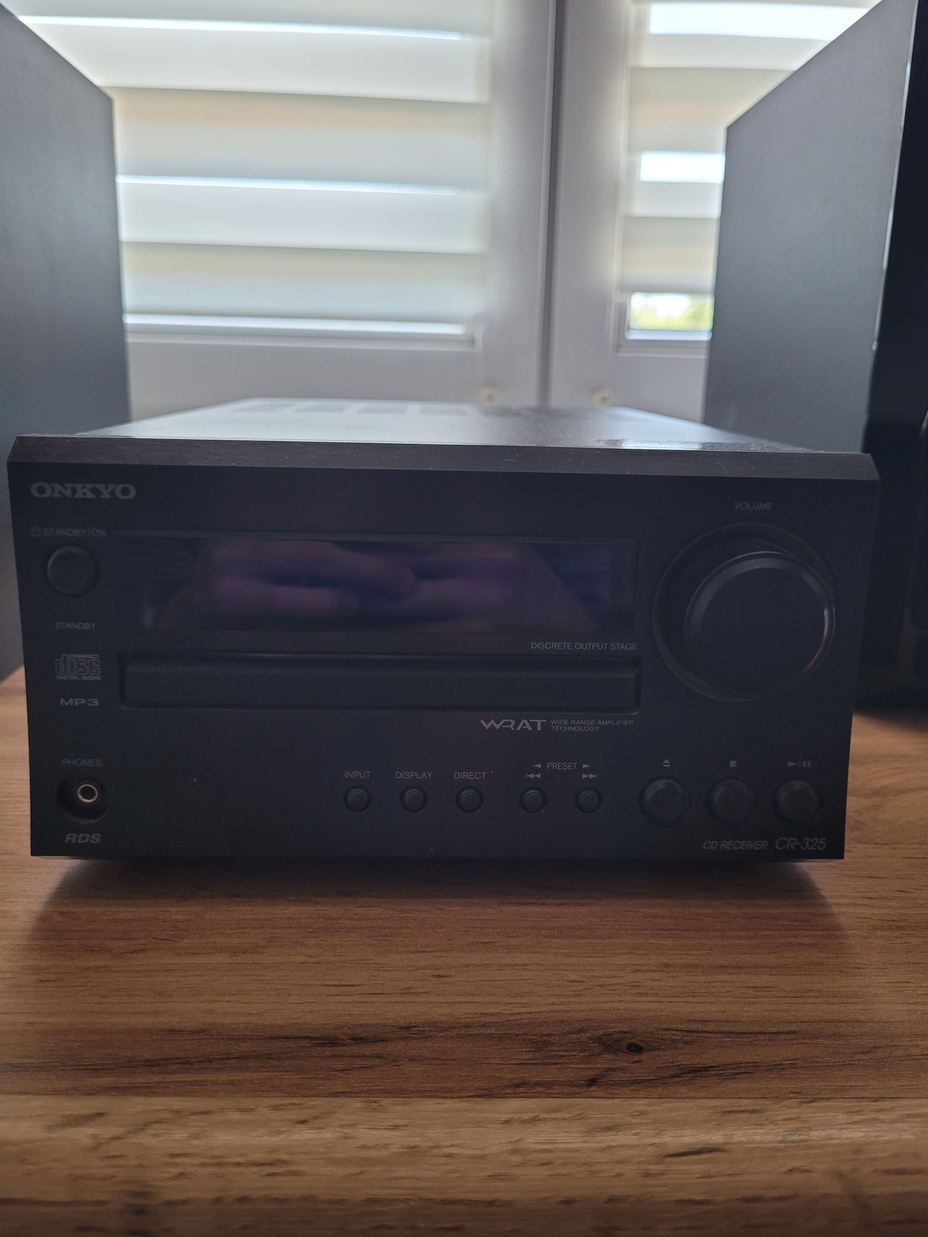 ONKYO CR-325 + dwa głośniki