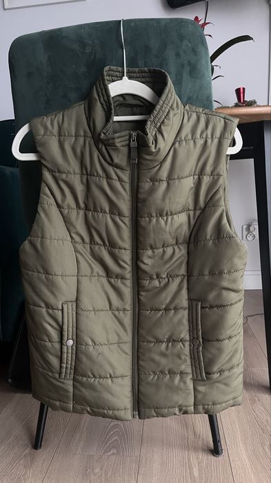 Kamizelka ładnym oliwkowym kolorze