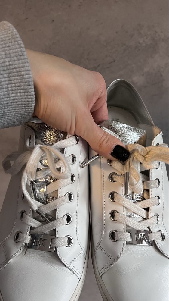 Trampki Michael Kors, białe, srebrna pięta.