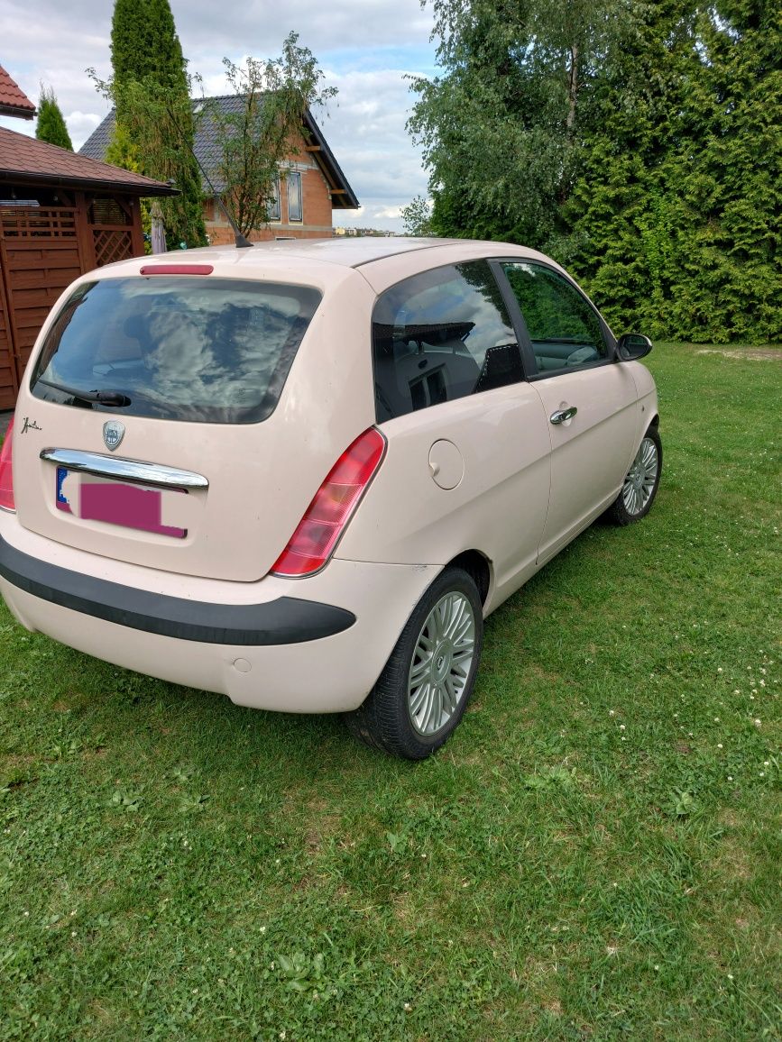 Lancia Ypsilon 1.2 80 KM