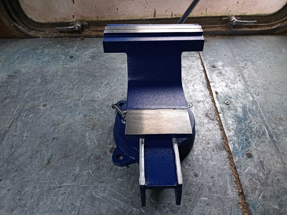 ścisk IMADŁO stołowe stalowe 135MM  ślusarskie z OBROTOWĄ podstawą