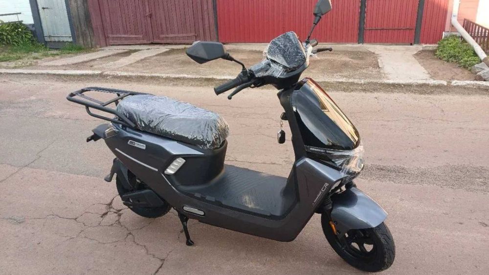 Электроскутер Crosser-мощный и надёжный партнёр для поездок 1000W 24Ah