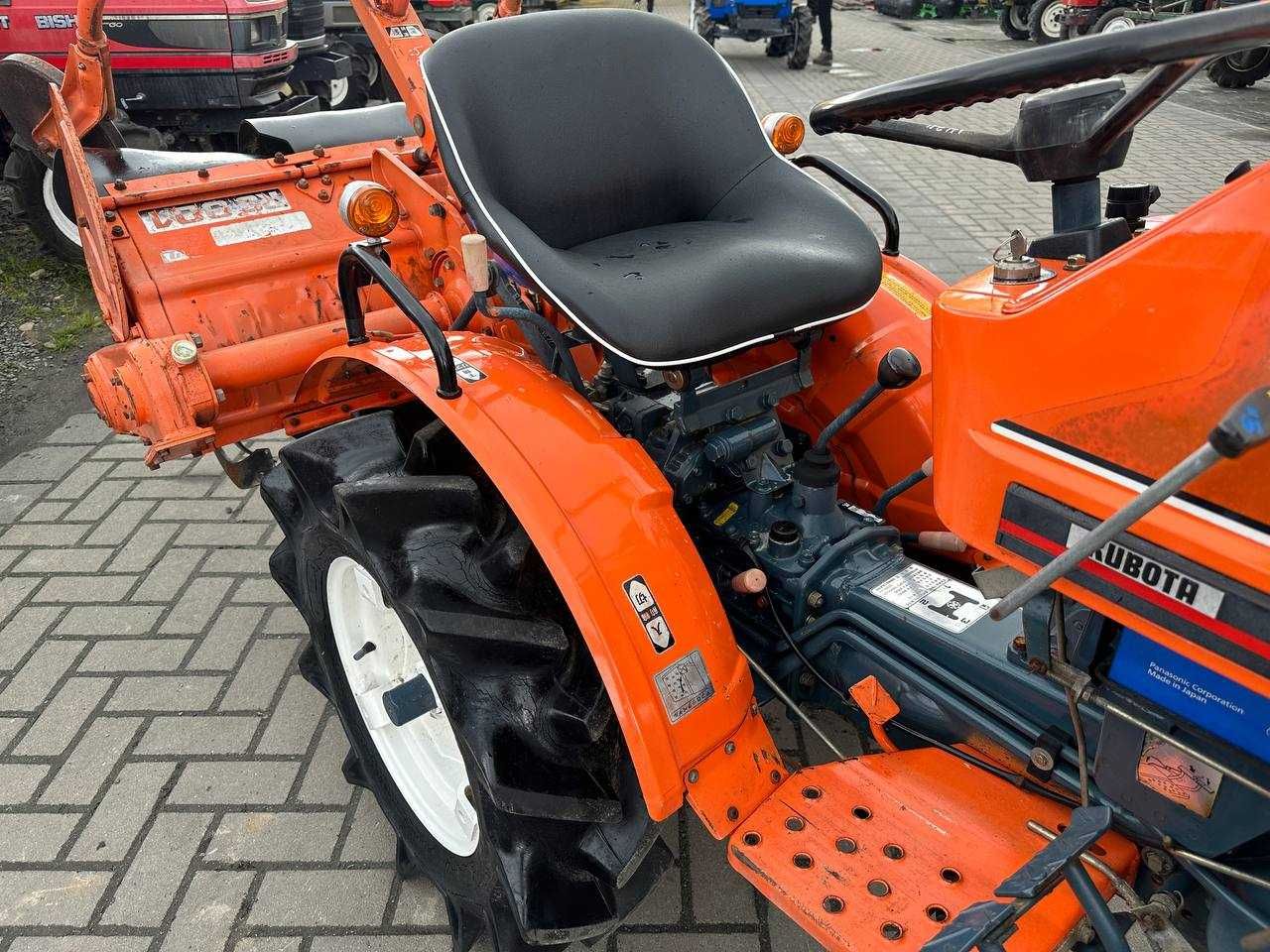 Японський трактор/міні трактор KUBOTA B-1 10кс