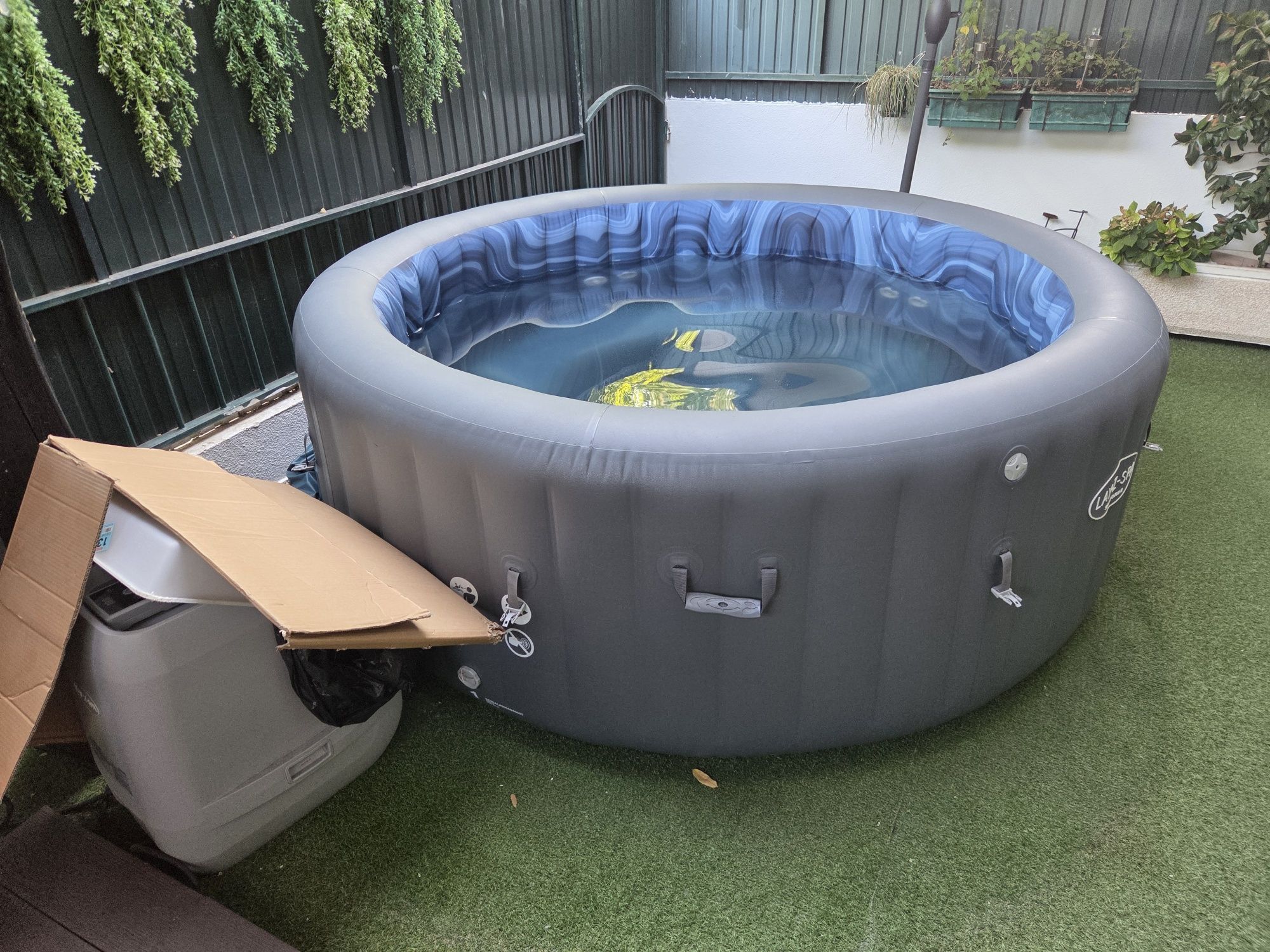 Jacuzi bestway  Santorini usado 2 vezes