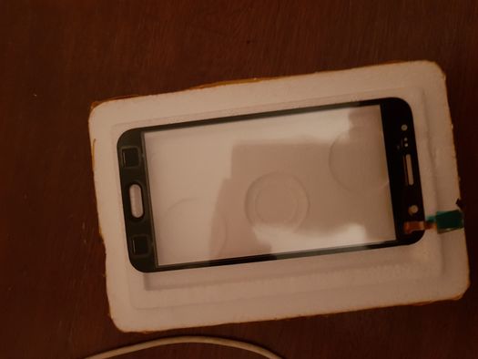 Продам сенсорное стекло ( дисплей) для Samsung J5