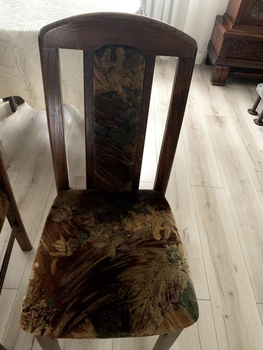 Krzesła-stelaż z drewna dębowego