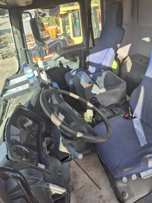 Camião Basculante 4 eixos com Toldo